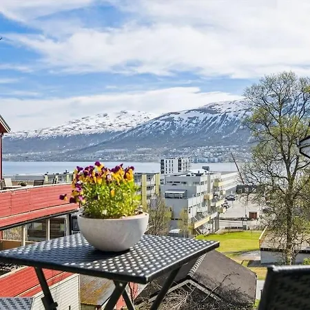 Cozy Little House In Tromso City Exterior photo